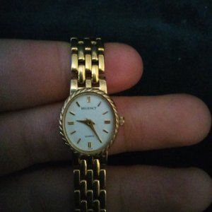 Pre-Loved Regency Gold Tone Womens Watch 7100